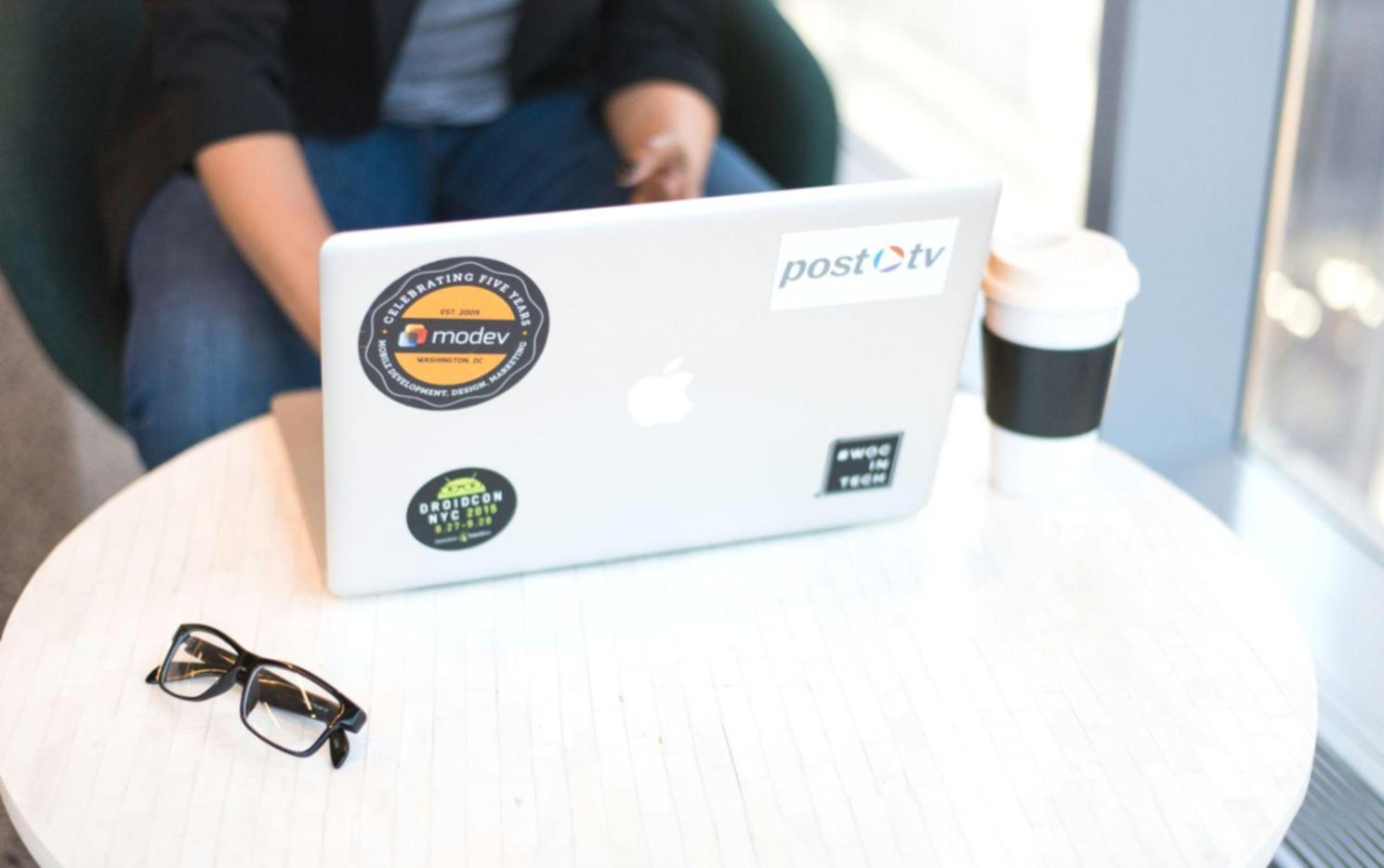 Moderne Arbeitsumgebung für Finanzanalyse